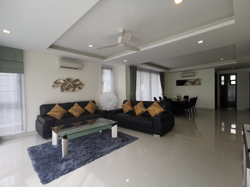 Великолепная вилла с 5 спальнями и с видом на бассейн в проекте Лагуна Парк, на пляже Бангтао/Лагуна