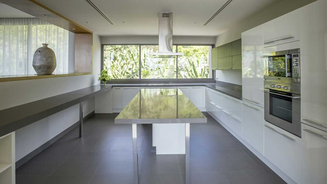 Роскошная вилла с 4 спальнями и с видом на море в проекте Ля Колин, на пляже Лаян 