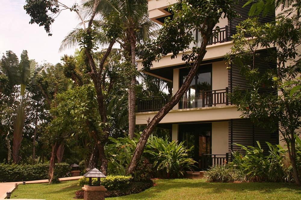 Удобные апартаменты с 3 спальнями и с видом на бассейн, не далеко от моря в проекте Чом Таван, на пляже Бангтао/Лагуна (+ Видео обзор)