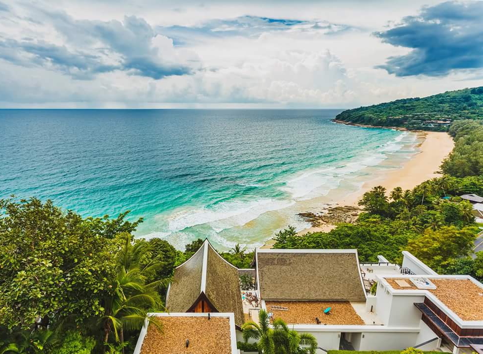 Модная вилла премиум класса с 5 спальнями и с видом на море в проекте Малайвана, на пляже Найтон