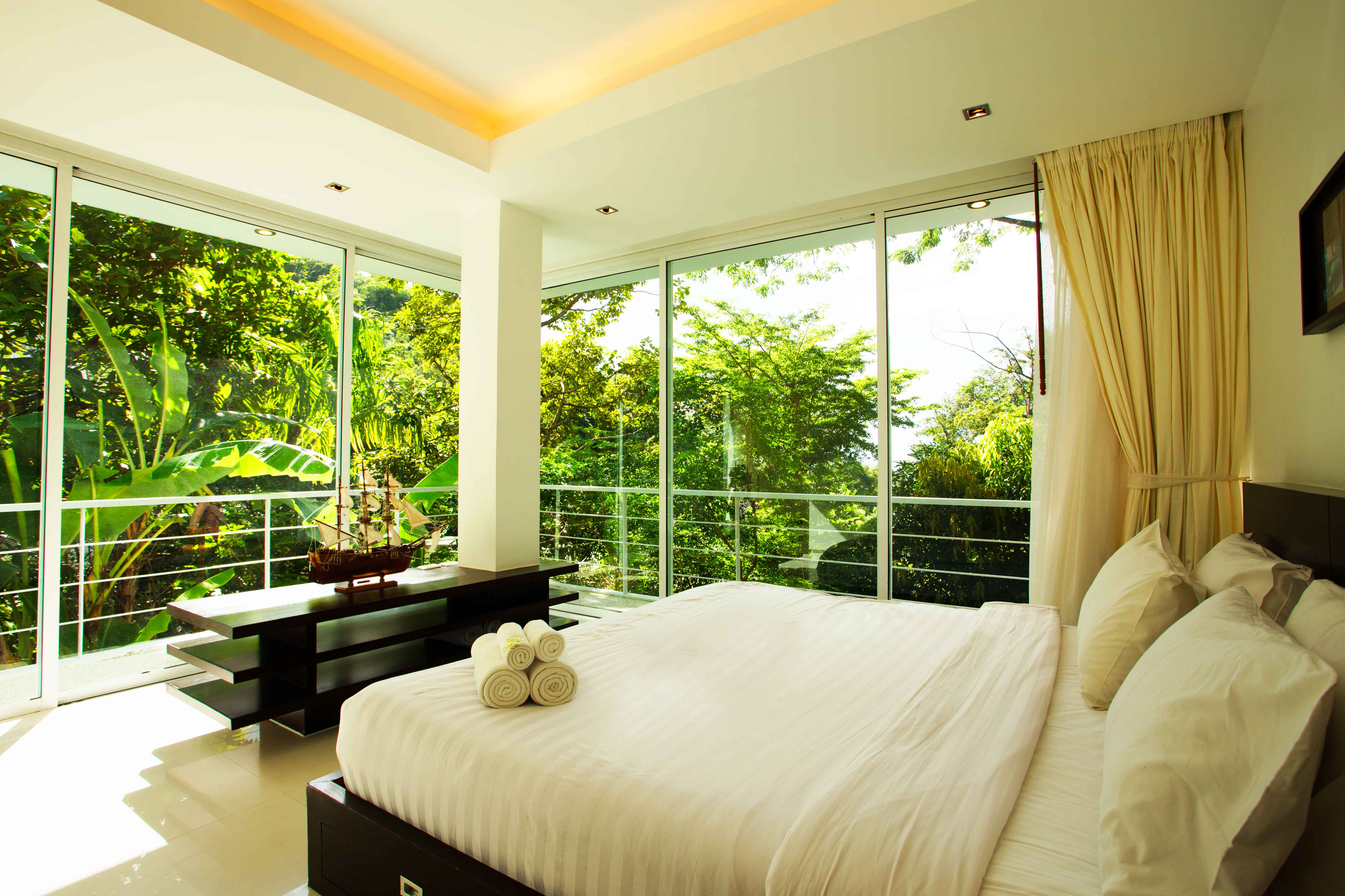 Роскошные апартаменты с 2 спальнями и с видом на горы в проекте Зе Tрис резиденс, на пляже Камала 