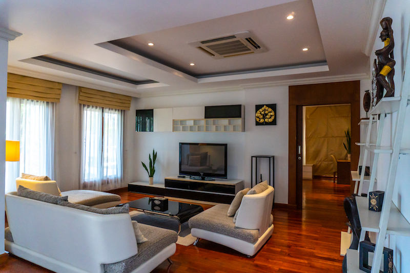 Восхитительная вилла с 4 спальнями и с видом на бассейн, на пляже Май  Кхао