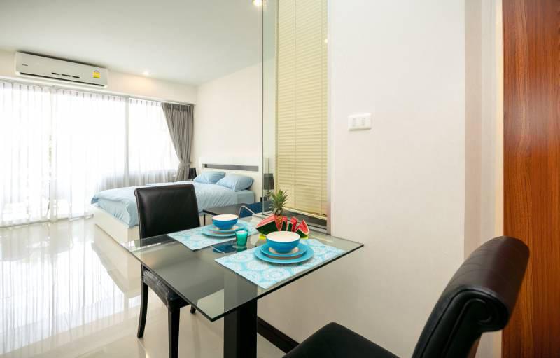 Сногсшибательные апартаменты с 1 спальней и с видом на горы в проекте Карон Чик, на пляже Карон