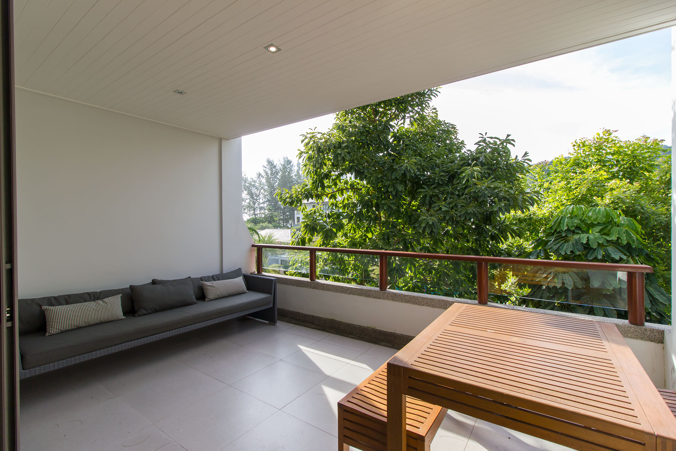 Превосходные апартаменты с 3 спальнями и с видом на бассейн, не далеко от моря в проекте Перл оф Найтон, на пляже Найтон (+ Видео обзор)