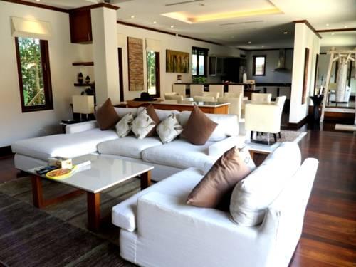 Сногсшибательная вилла с 4 спальнями и с видом на бассейн в проекте Сайтан, на пляже Бангтао/Лагуна (+ Видео обзор)