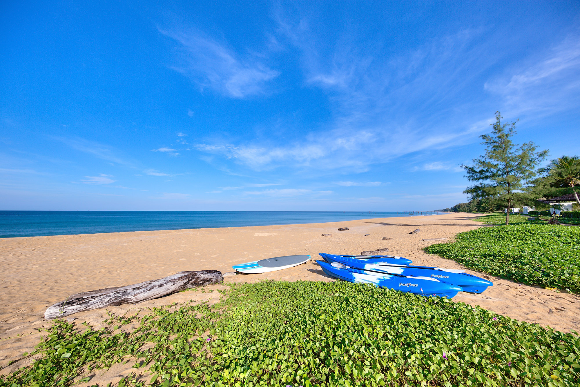 Роскошная вилла премиум класса с 7 спальнями и с видом на море в проекте Сава виллаc, на пляже Натай