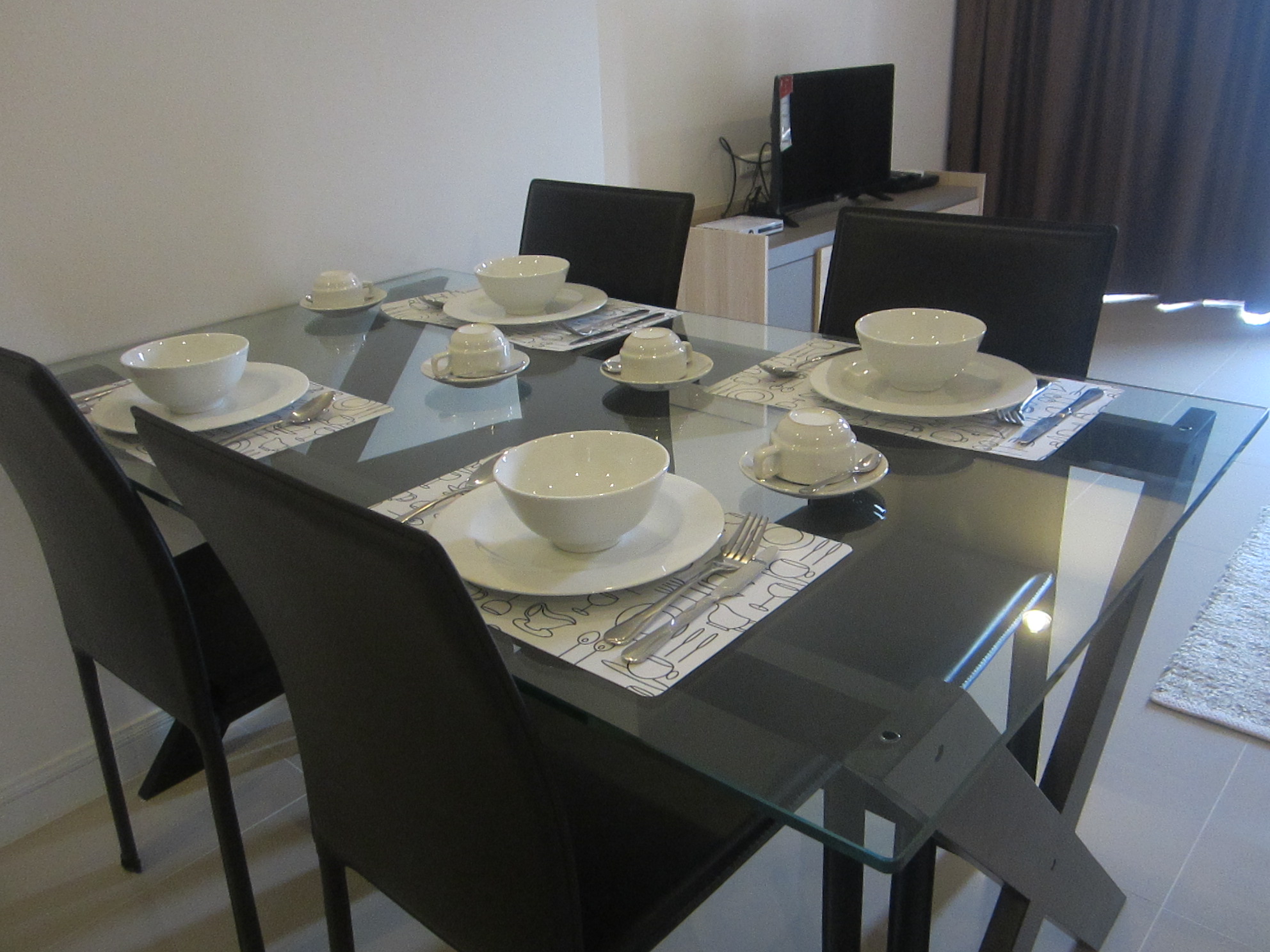 Превосходные апартаменты с 2 спальнями и с видом на бассейн в проекте Карон Чик, на пляже Карон