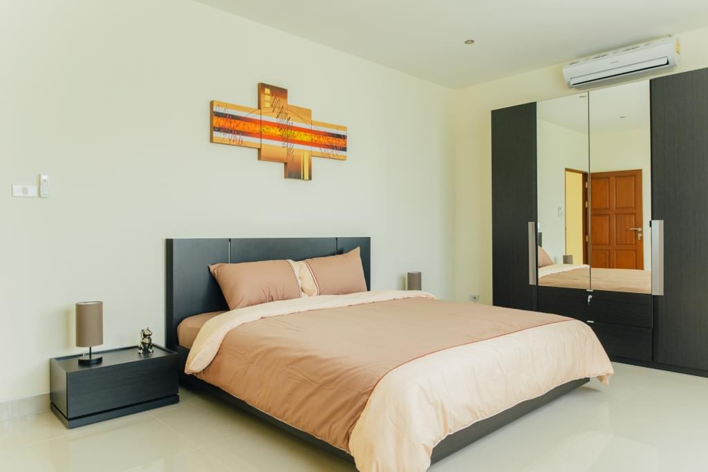 Удобная вилла с 4 спальнями и с видом на горы в проекте Платинум Резиденс, на пляже Равай