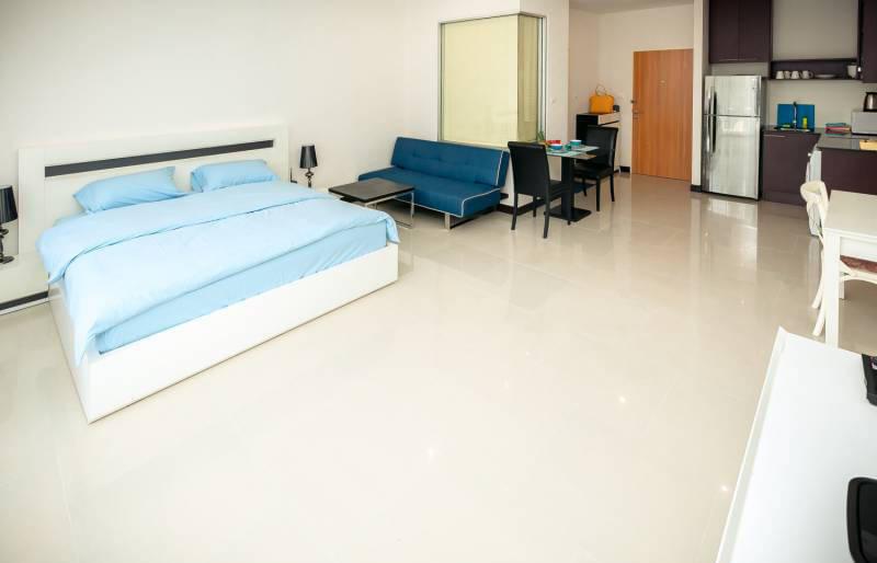 Сногсшибательные апартаменты с 1 спальней и с видом на горы в проекте Карон Чик, на пляже Карон