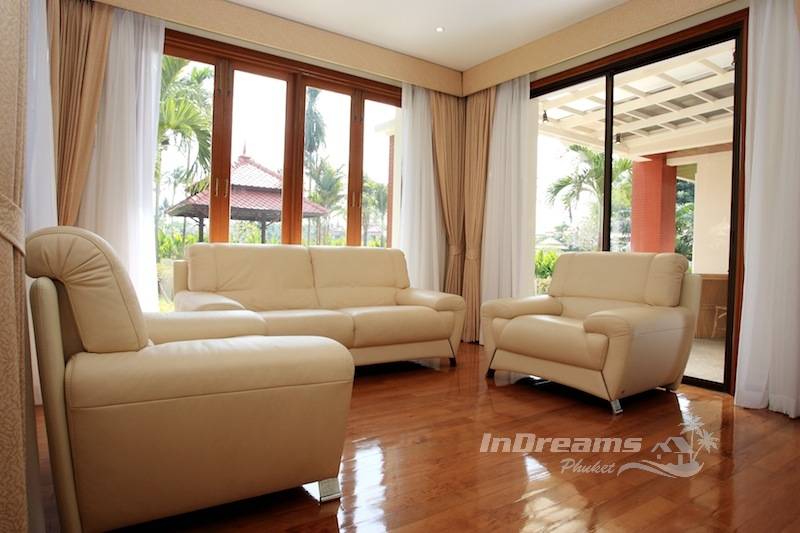 Cтильная вилла с 3 спальнями и с видом на бассейн в проекте Лагуна Хомс, на пляже Бангтао/Лагуна (+ Видео обзор)
