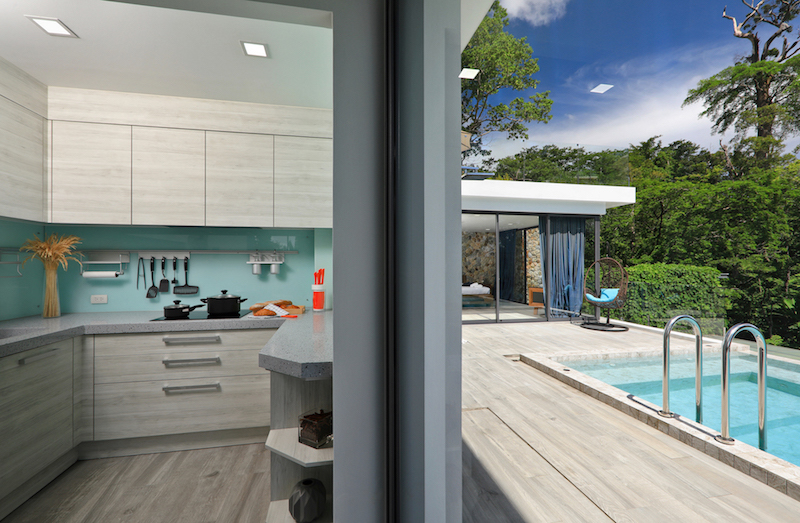 Модная вилла с 4 спальнями и с видом на море в проекте Шуга Вилла Камала, на пляже Камала 