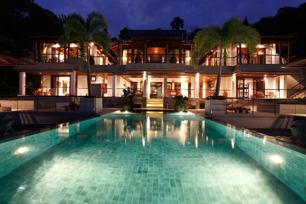 Роскошная вилла премиум класса с 6 спальнями и с видом на море в проекте Аяра Сурин, на пляже Сурин