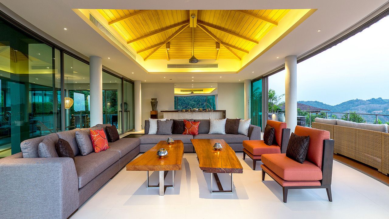 Прекрасная вилла премиум класса с 7 спальнями и с видом на море в проекте Ля Колин, на пляже Лаян 