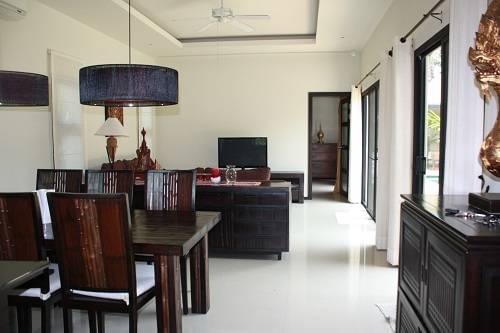 Модная вилла с 3 спальнями и с видом на бассейн в проекте Кокянг, на пляже Найхарн