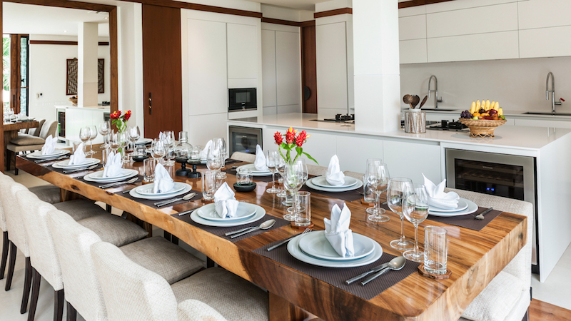 Восхитительная вилла премиум класса с 6 спальнями и с видом на море, на пляже Камала 