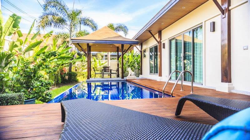 Удобная вилла с 2 спальнями и с видом на бассейн в проекте Кокянг, на пляже Найхарн