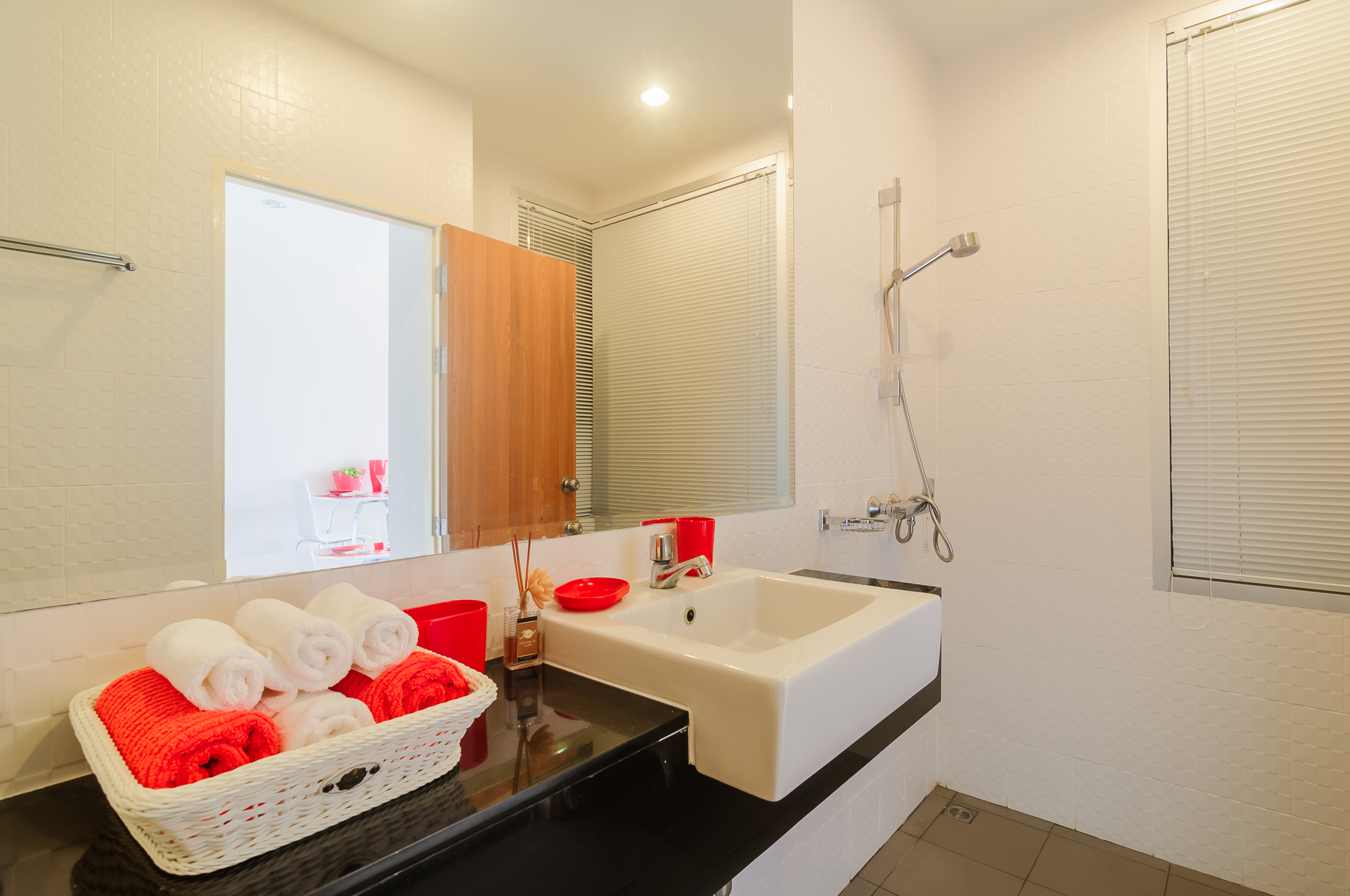 Удобные апартаменты с 1 спальней и с видом на бассейн в проекте Карон Чик, на пляже Карон