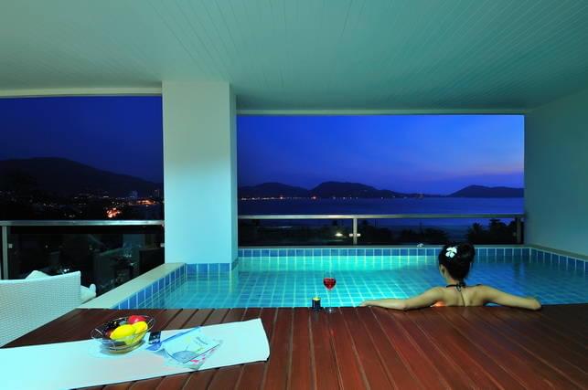 Восхитительные апартаменты с 3 спальнями и с видом на море в проекте Зе бэй клиф, на пляже Патонг 