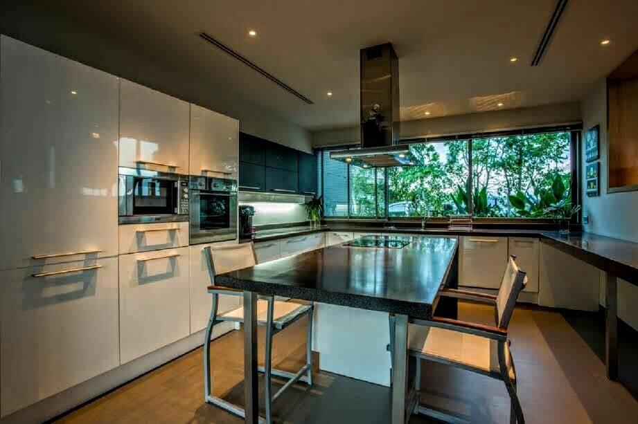 Потрясающая вилла премиум класса с 7 спальнями и с видом на море в проекте Ля Колин, на пляже Лаян 