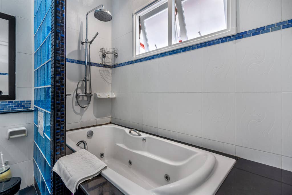 Property image - gallery 17