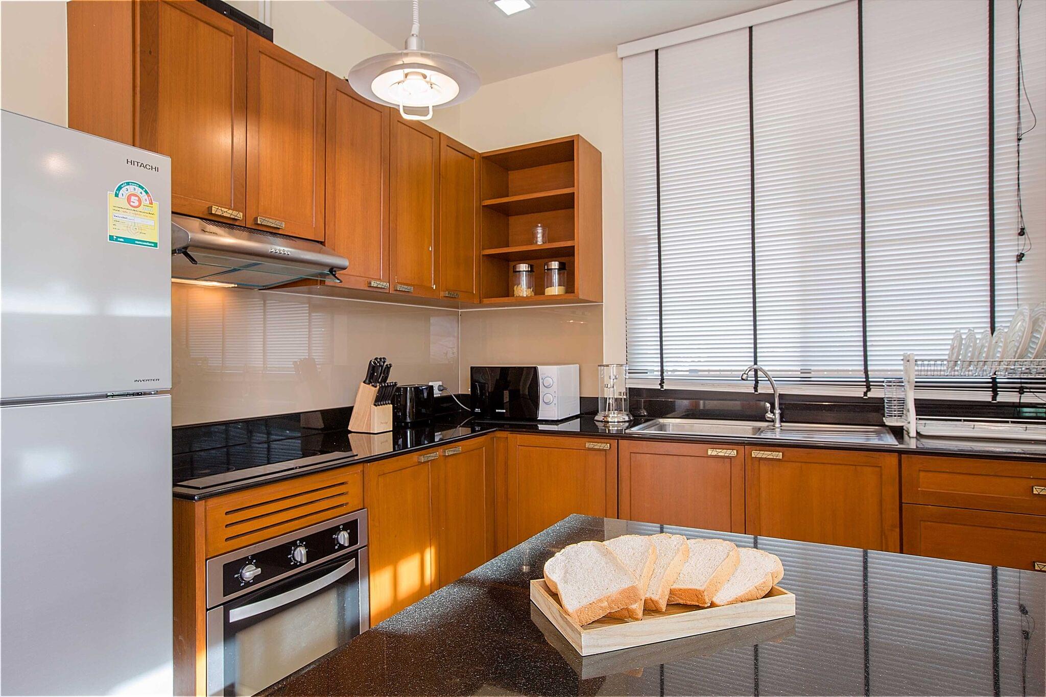 Модная вилла с 3 спальнями и с видом на бассейн в проекте Равай ВИП виллас, на пляже Равай