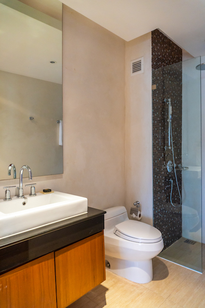 Восхитительная вилла с 4 спальнями и с видом на бассейн, на пляже Май  Кхао