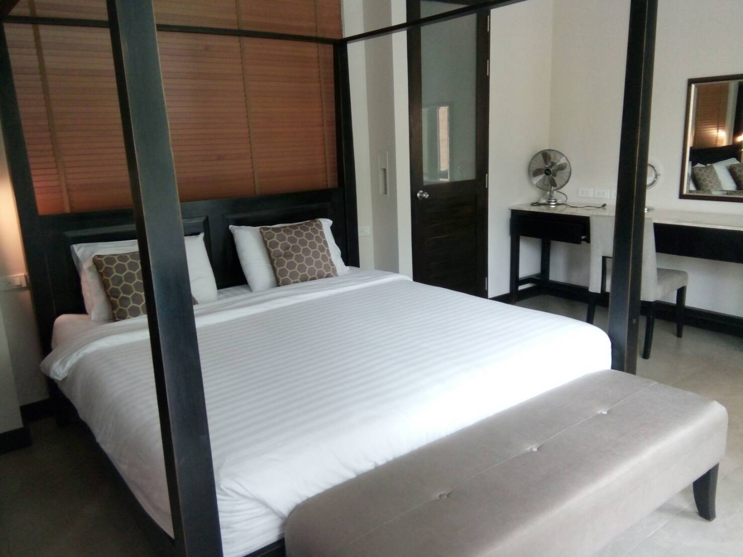 Комфортабельная вилла с 4 спальнями и с видом на бассейн в проекте Пхурисала, на пляже Бангтао/Лагуна