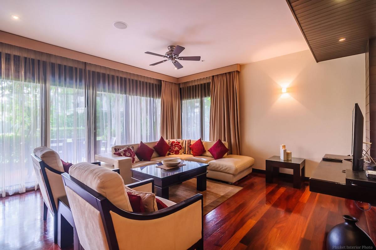 Модные апартаменты с 3 спальнями и с видом на сад, не далеко от моря в проекте Чом Таван, на пляже Бангтао/Лагуна (+ Видео обзор)