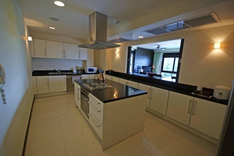 Прекрасные апартаменты с 3 спальнями и с видом на сад, не далеко от моря в проекте Чом Таван, на пляже Бангтао/Лагуна (+ Видео обзор)