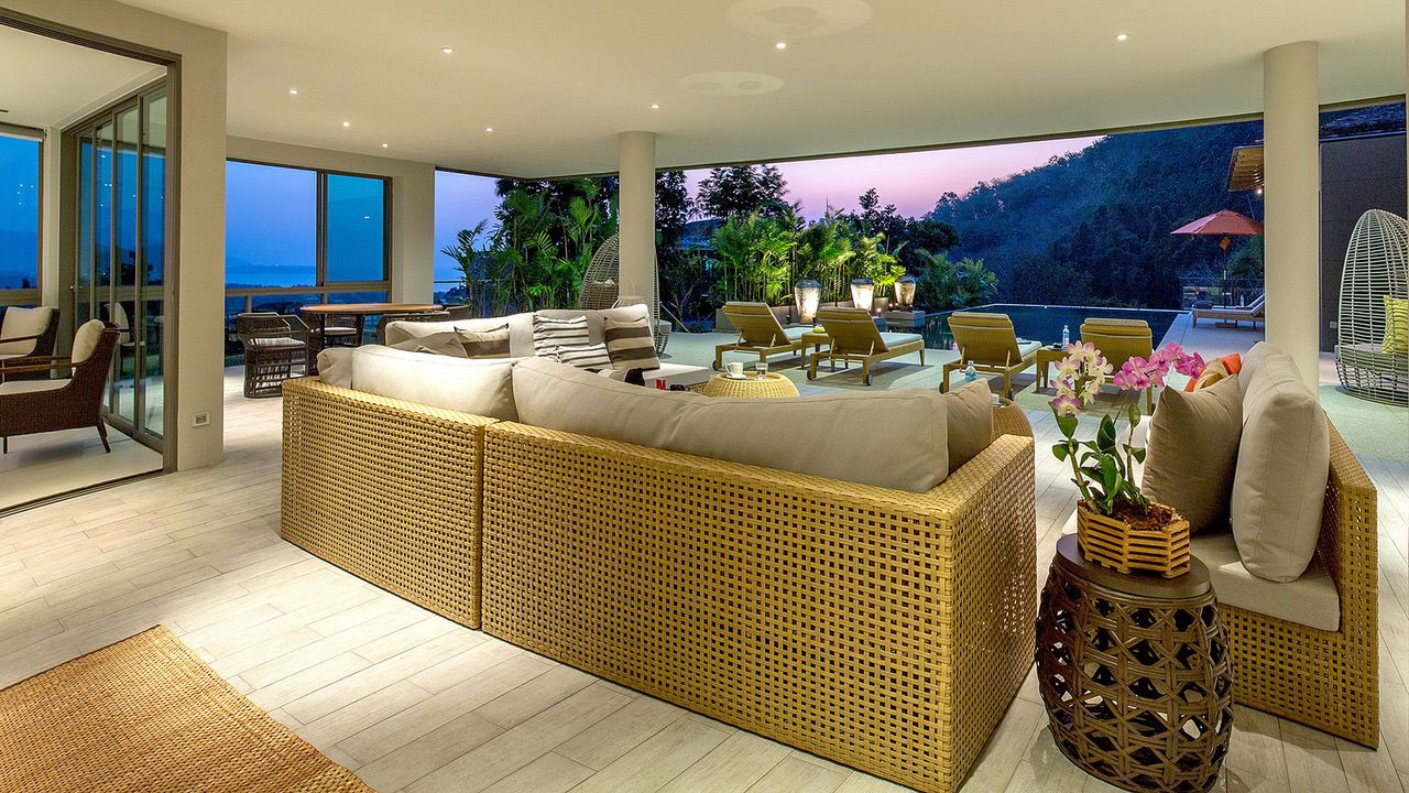 Прекрасная вилла премиум класса с 7 спальнями и с видом на море в проекте Ля Колин, на пляже Лаян 