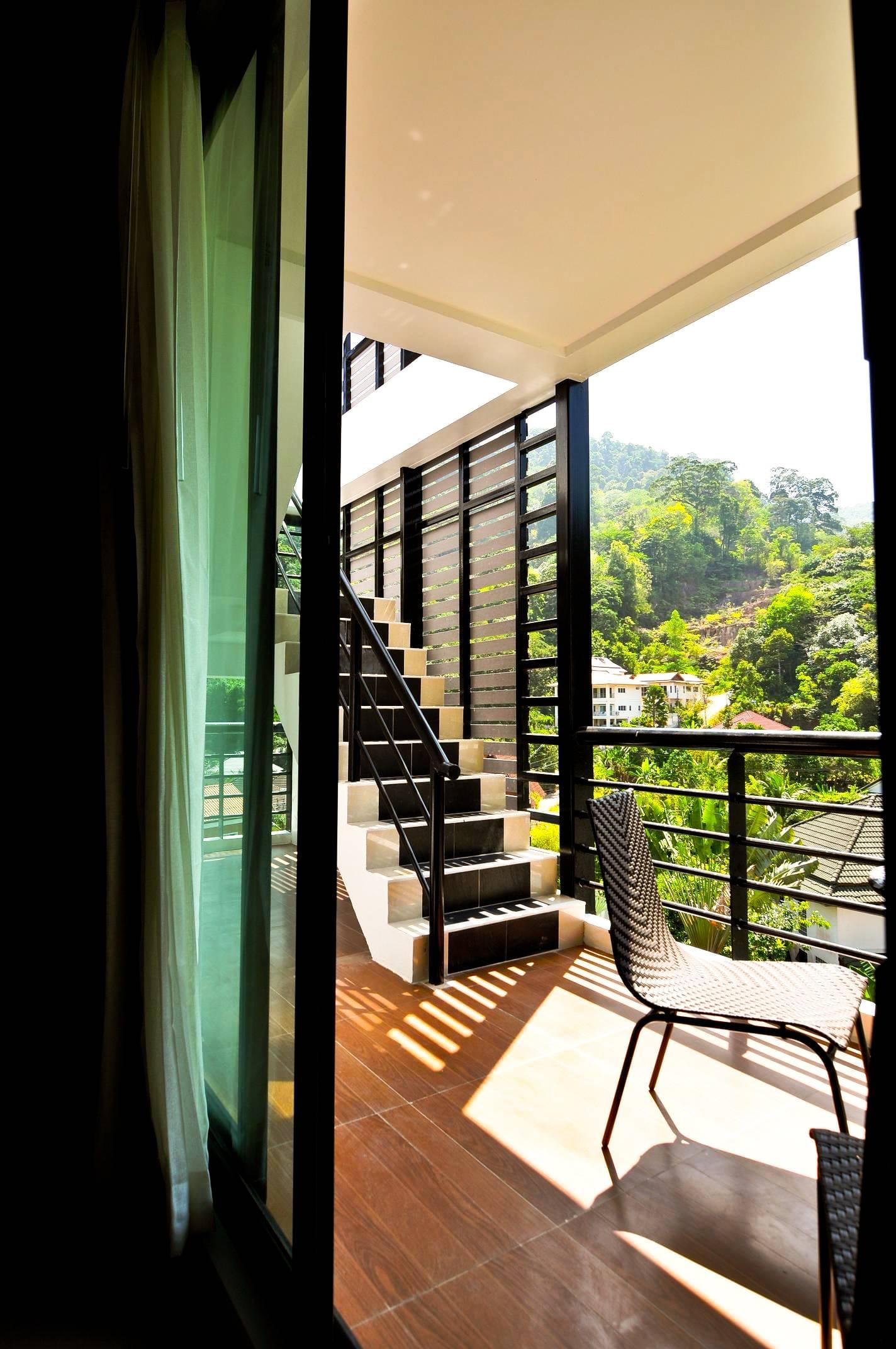 Превосходные апартаменты с 2 спальнями и с видом на город в проекте Роял Камала, на пляже Камала 