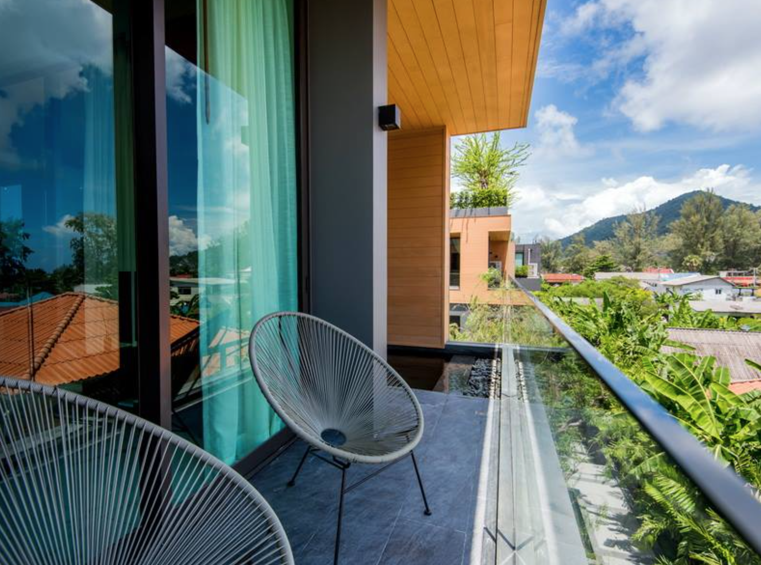 Комфортабельные апартаменты с 2 спальнями и с видом на бассейн, не далеко от моря в проекте Глэм Хэбитат, на пляже Камала 