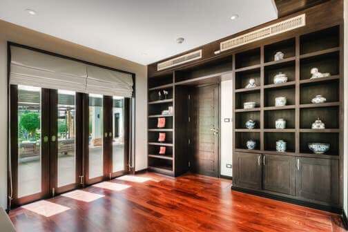 Превосходная вилла с 4 спальнями и с видом на бассейн, не далеко от моря в проекте Чом Таван, на пляже Бангтао/Лагуна (+ Видео обзор)