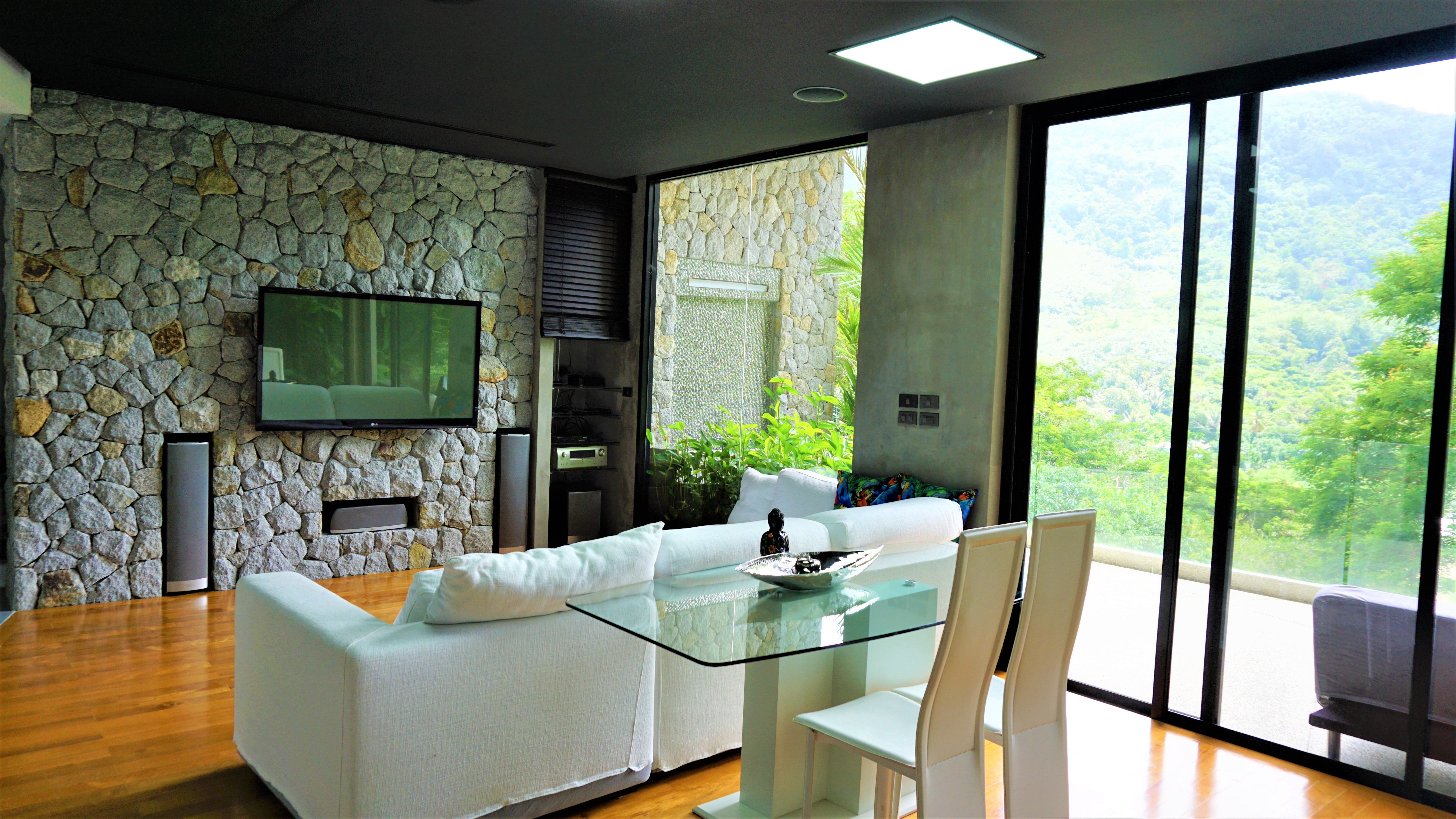 Сногсшибательные апартаменты с 2 спальнями и с видом на горы в проекте Зе Tрис резиденс, на пляже Камала 