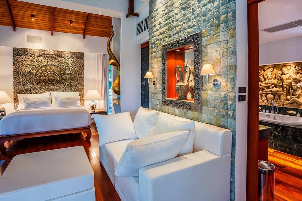 Модная вилла с 5 спальнями и с видом на озеро в проекте Сурин Спрингс, на пляже Сурин (+ Видео обзор)