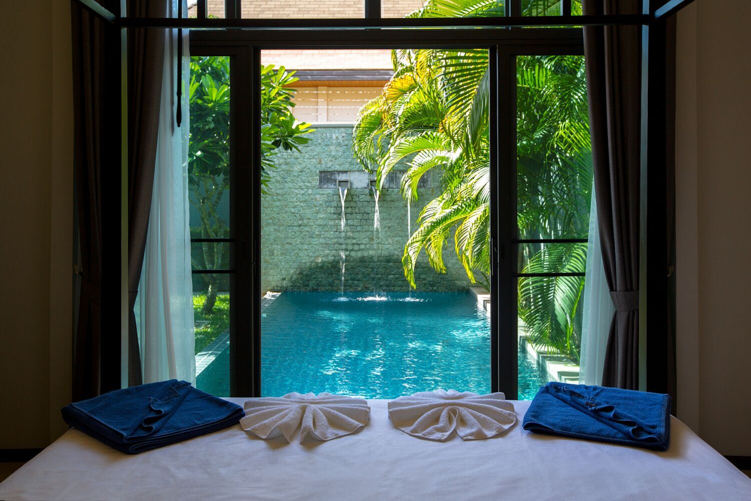 Превосходная вилла с 2 спальнями, на пляже Найхарн