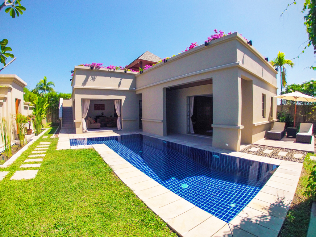 Роскошная вилла с 2 спальнями и с видом на бассейн в проекте Зе Резиденс Бангтао, на пляже Бангтао/Лагуна (+ Видео обзор)