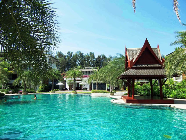 Превосходный пентхауз с 4 спальнями и с видом на бассейн, не далеко от моря в проекте Перл оф Найтон, на пляже Найтон (+ Видео обзор)