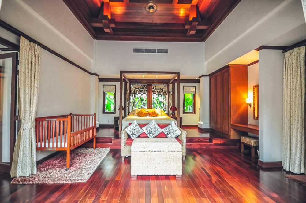 Удобная вилла с 4 спальнями и с видом на бассейн в проекте Сайтан, на пляже Бангтао/Лагуна (+ Видео обзор)