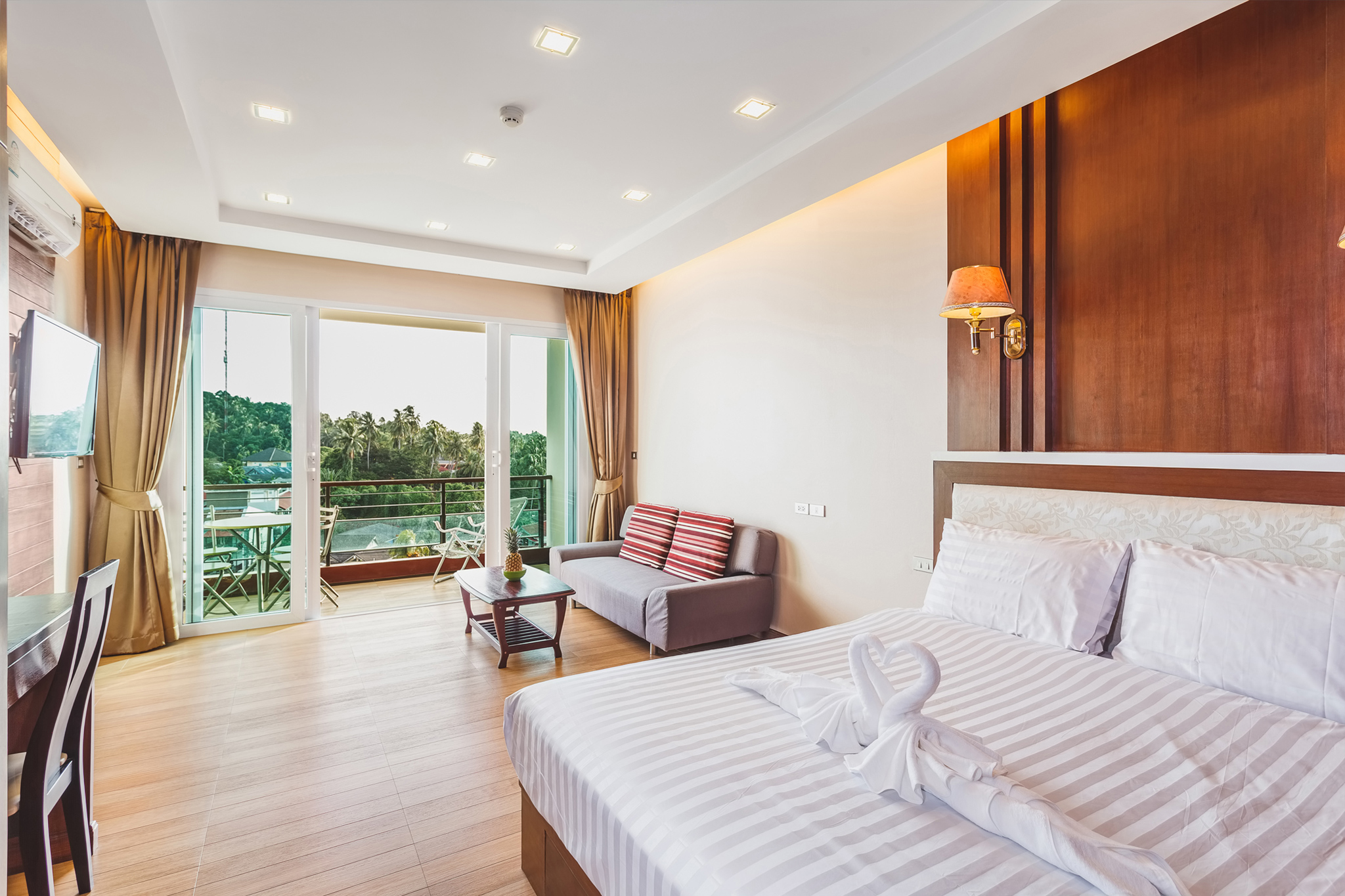 Шикарные апартаменты студия и с видом на море в проекте Си энд Cкай, на пляже Карон