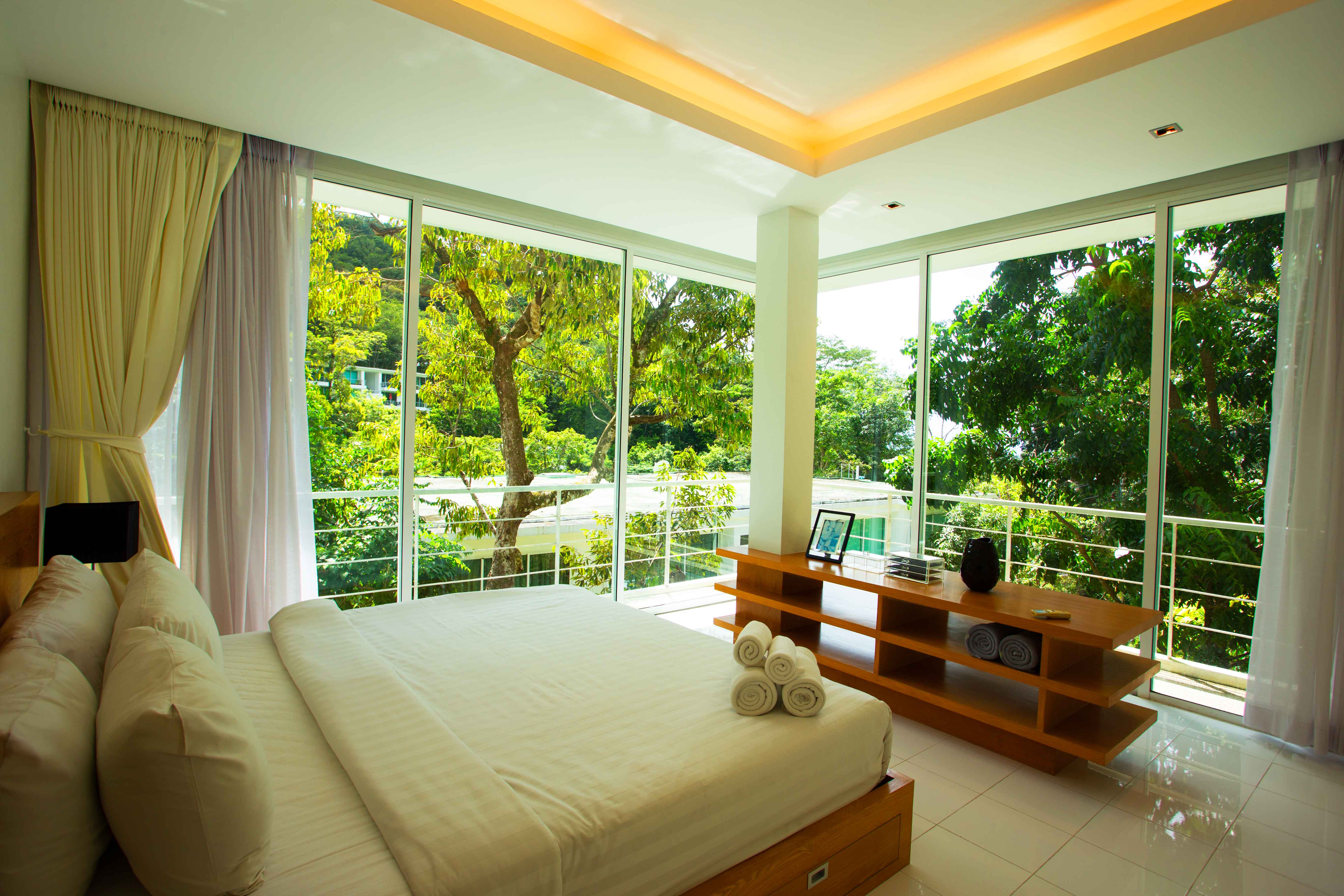 Шикарные апартаменты с 1 спальней и с видом на горы в проекте Зе Tрис резиденс, на пляже Камала 