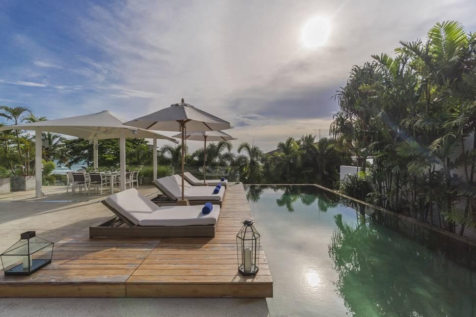 Модная вилла с 4 спальнями и с видом на море в проекте Сава виллаc, на пляже Натай