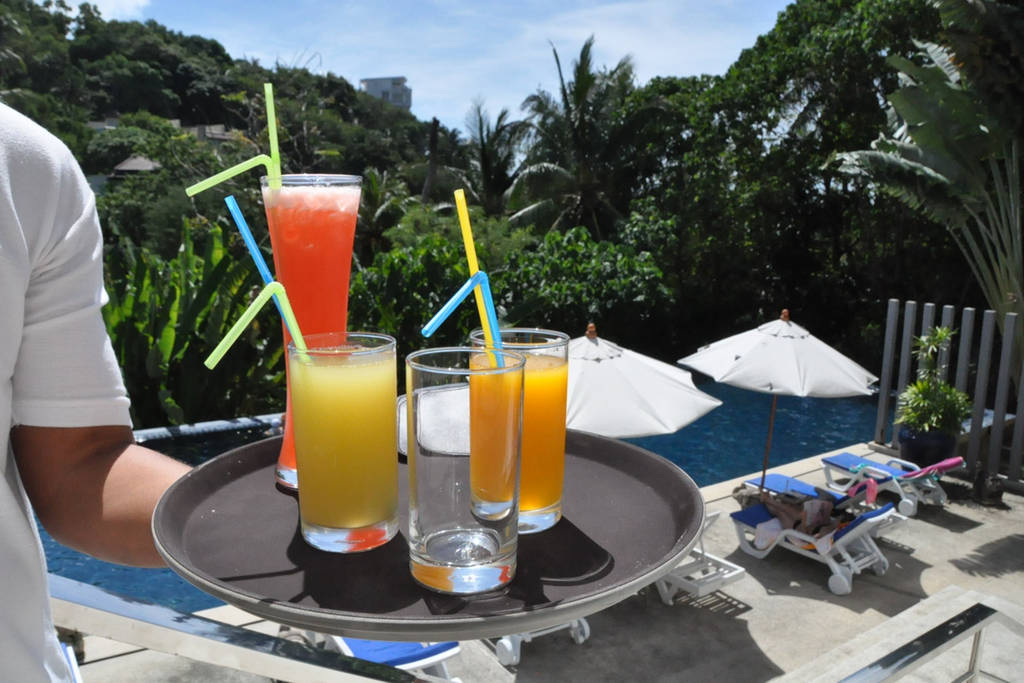 Cтильные апартаменты с 2 спальнями и с видом на море в проекте Карон Хилл, на пляже Карон