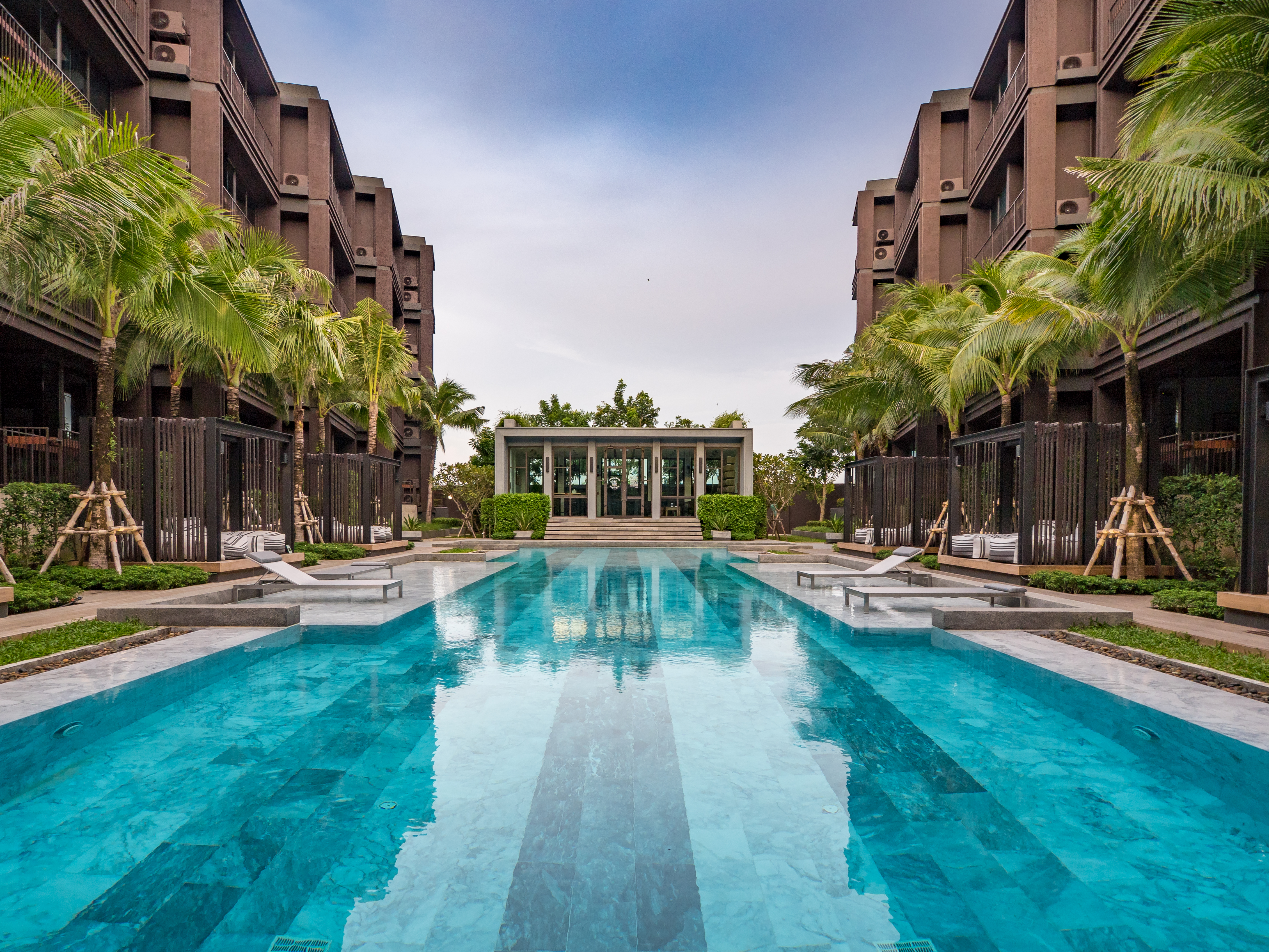 Сногсшибательные апартаменты с 2 спальнями и с видом на бассейн в проекте Сатурдэйс, на пляже Равай