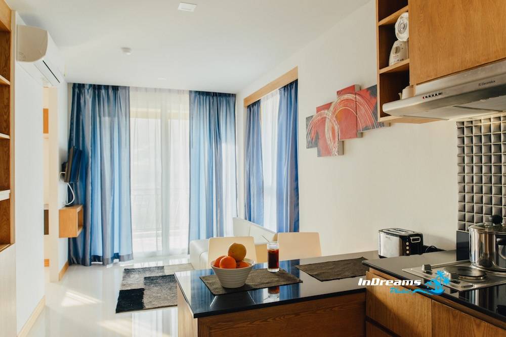 Превосходные апартаменты с 1 спальней и с видом на бассейн в проекте Саян Бури, на пляже Равай