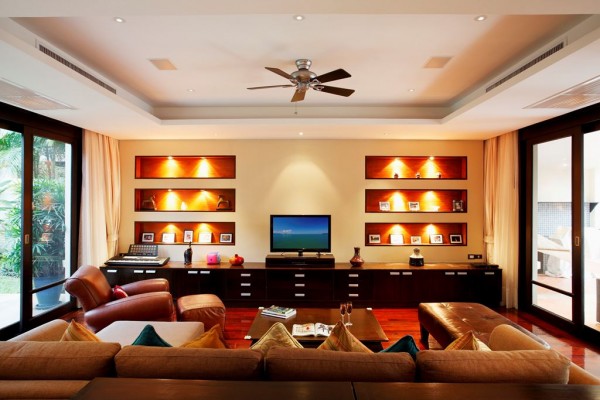 Модная вилла с 4 спальнями и с видом на бассейн, не далеко от моря в проекте Чом Таван, на пляже Бангтао/Лагуна (+ Видео обзор)