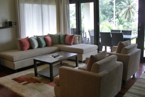 Роскошные апартаменты с 3 спальнями и с видом на сад, не далеко от моря в проекте Чом Таван, на пляже Бангтао/Лагуна (+ Видео обзор)