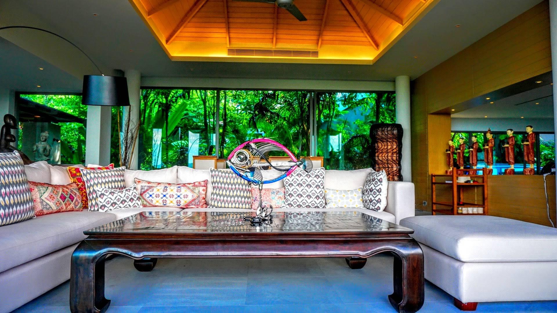 Удобная вилла с 4 спальнями и с видом на море в проекте Ля Колин, на пляже Лаян 