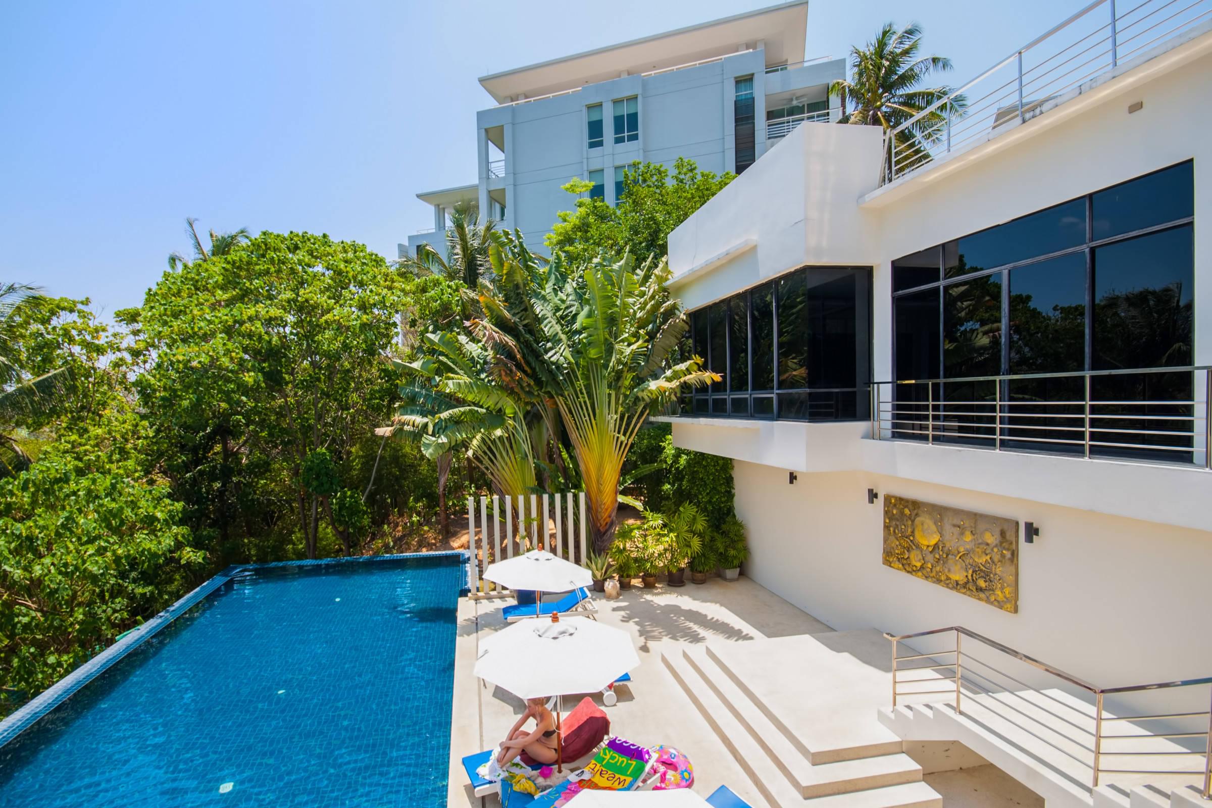 Шикарные апартаменты с 1 спальней и с видом на бассейн в проекте Карон Хилл, на пляже Карон