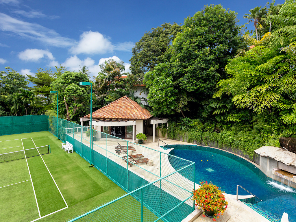 Шикарная вилла с 6 спальнями и с видом на бассейн в проекте Катаманда, на пляже Ката